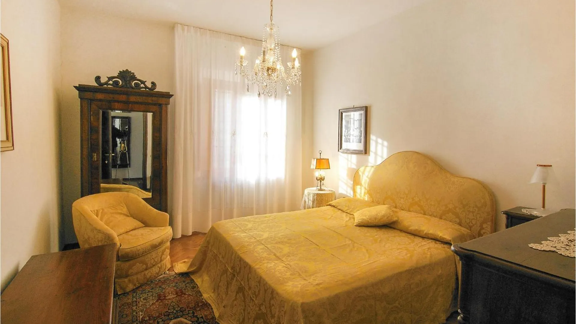 Holiday home 5 Bedroom Nice Home In Castelvecchio Di Comp, Italy