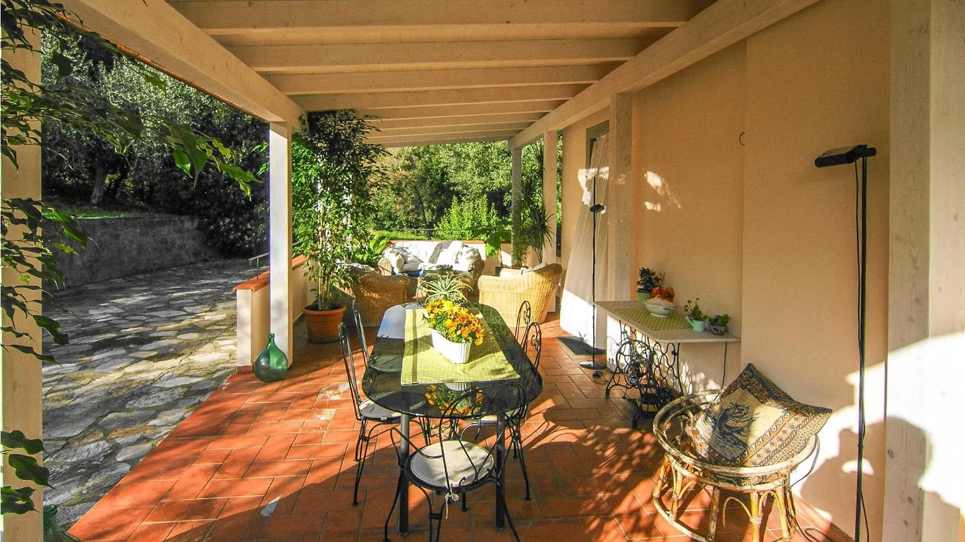 5 Bedroom Nice Home In Castelvecchio Di Comp,